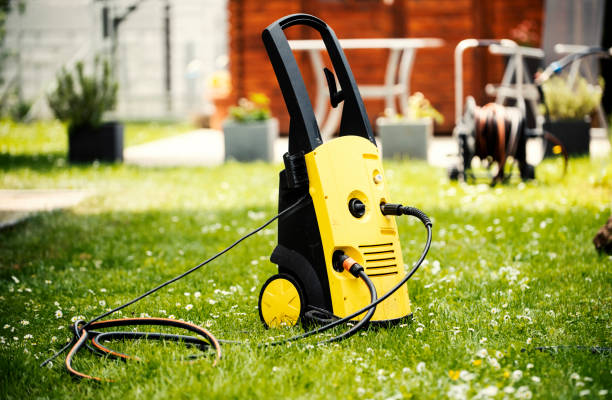 Best Sidewalk and Walkway Cleaning  in Saunders Lake, OR